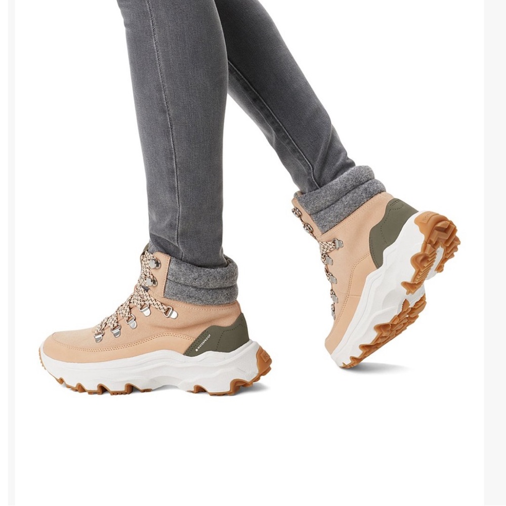 Sorel Kinetic Breakthru Conquest women’s Boots in Nova Sand